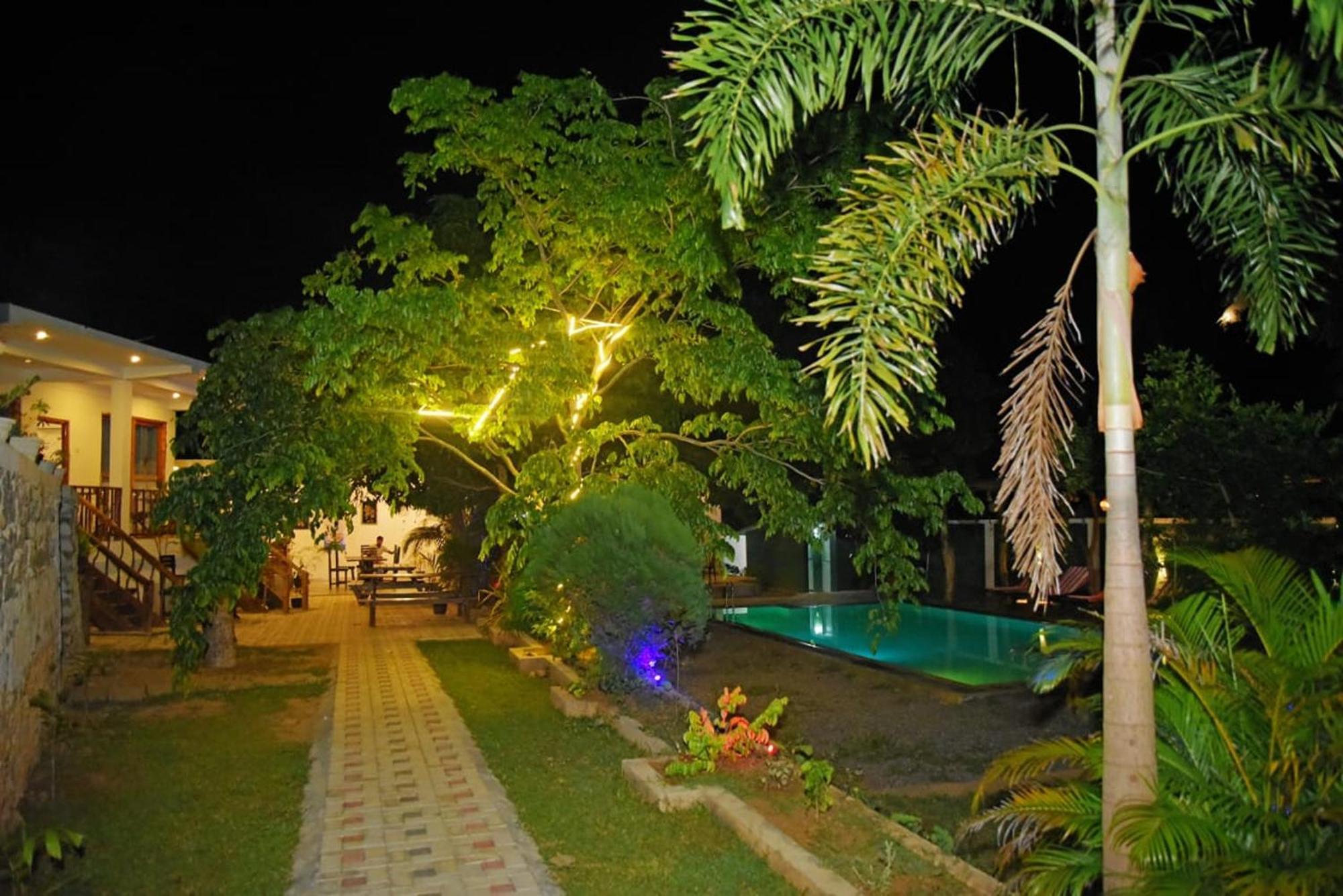 Lily Resort Udawalawe Exteriör bild
