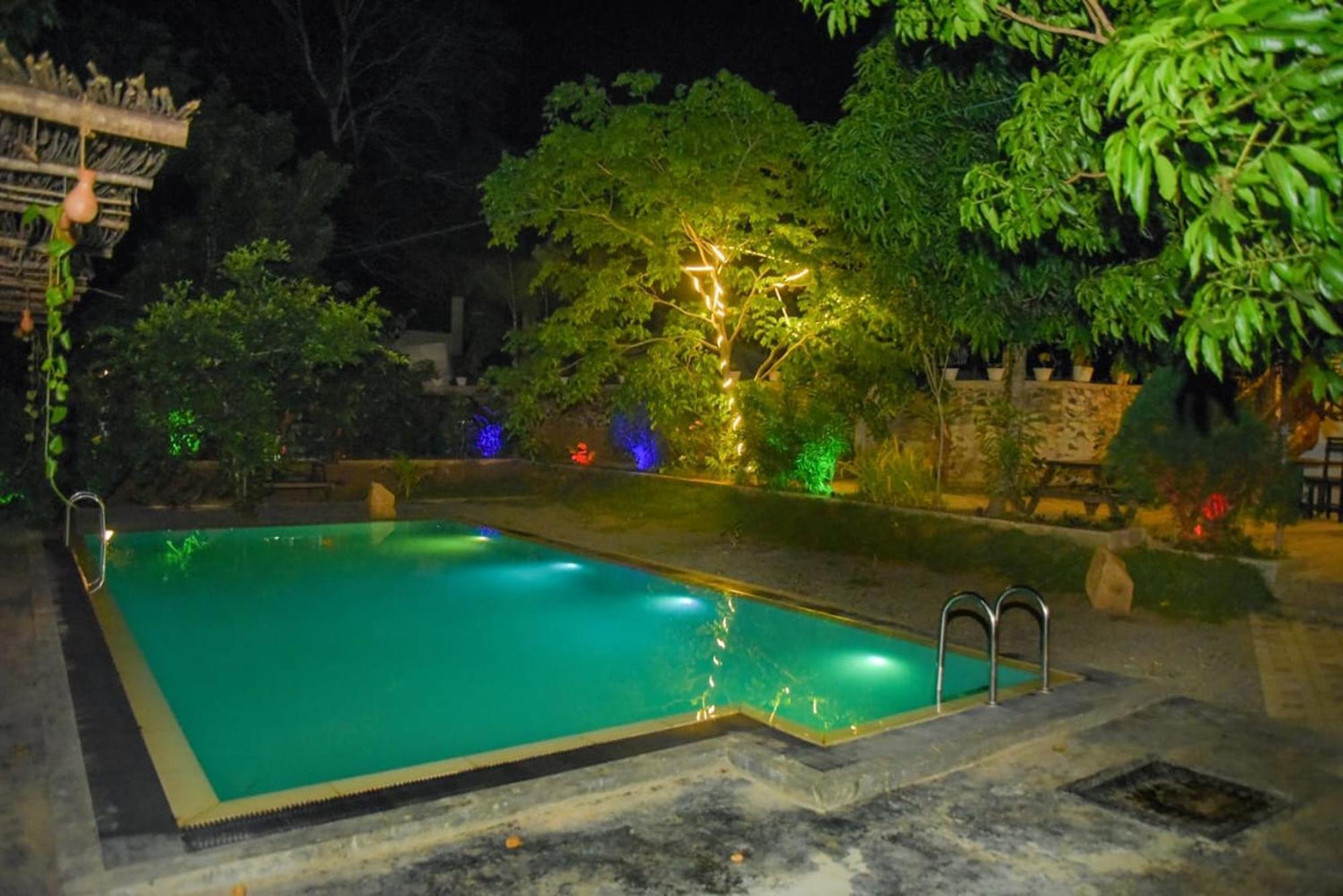 Lily Resort Udawalawe Exteriör bild