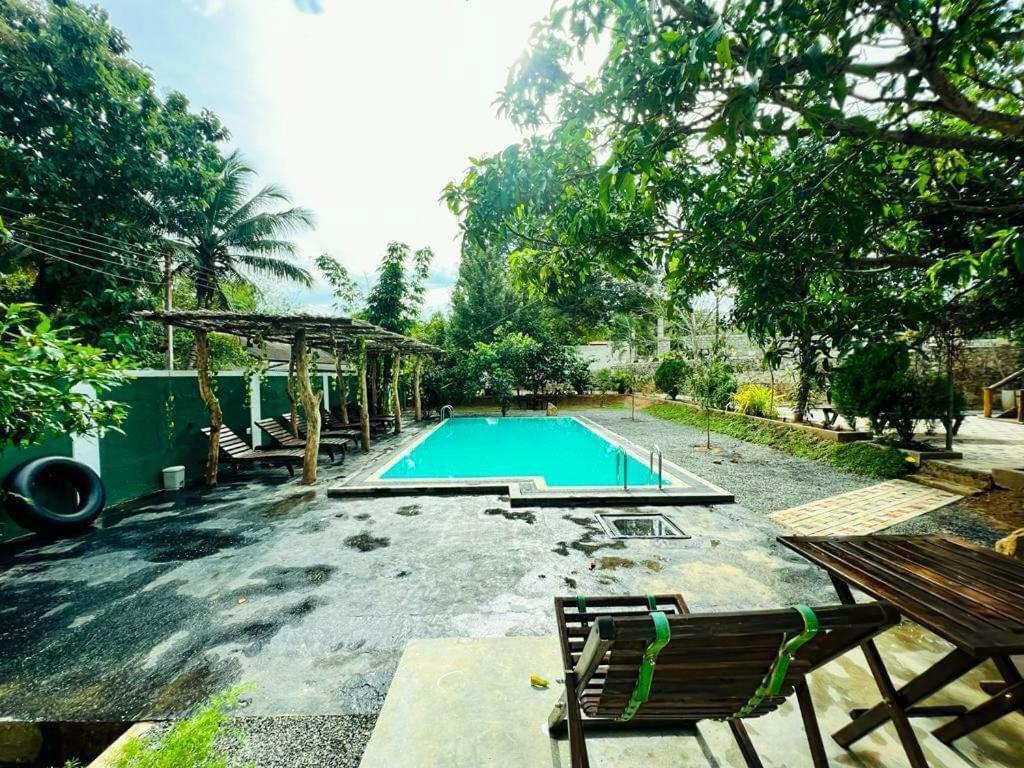 Lily Resort Udawalawe Exteriör bild