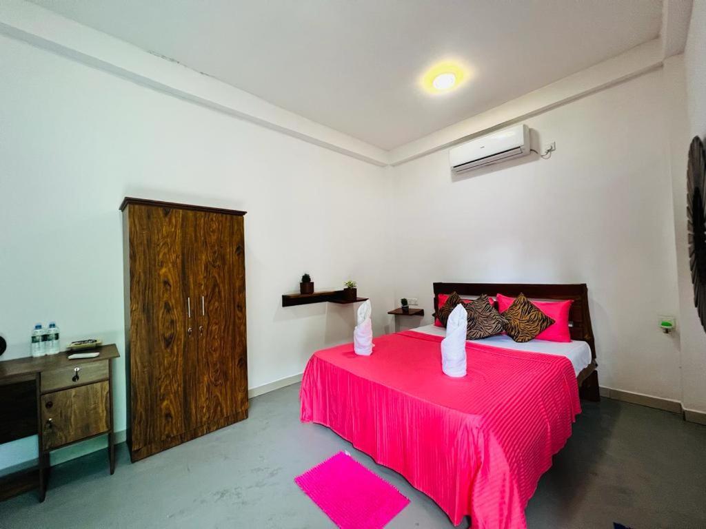 Lily Resort Udawalawe Exteriör bild
